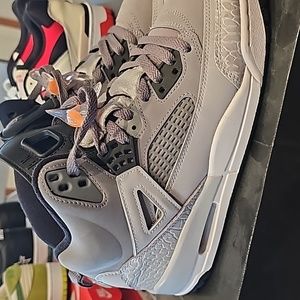 JORDAN SPIZIKE COOL GREY SIZE 8.5